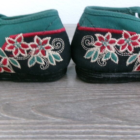 Lot 2 Pair Asian Embroidered Shoes Green Red Mary Jane and Ankle Tie 5.5 / 6 - Picture 5 of 16